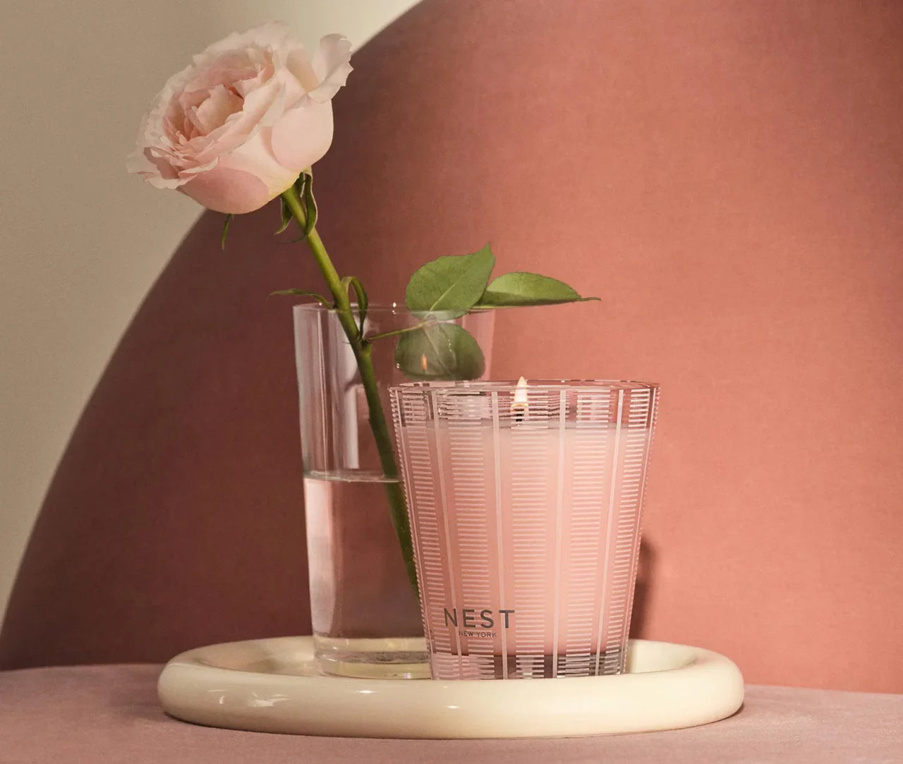 NEST Fragrance Himalayan Salt & Rosewater Classic Candle
