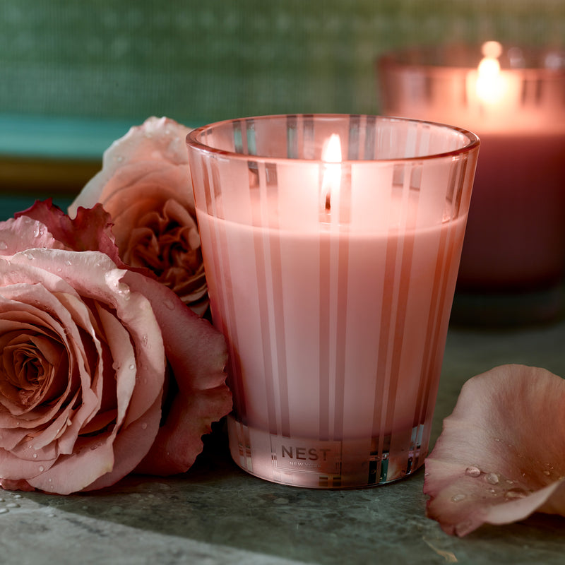 NEST Fragrance Himalayan Salt & Rosewater Classic Candle